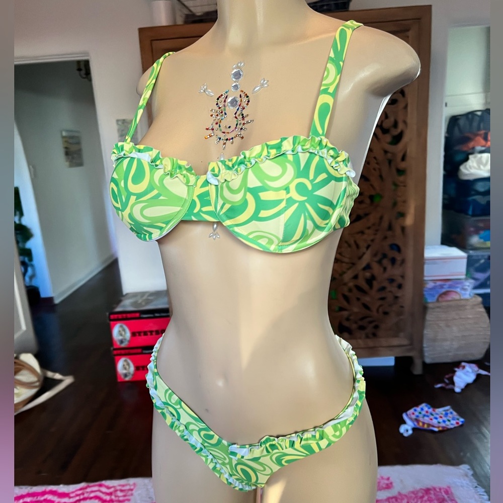 NWOT yellow and green sexy underwire bikini size M